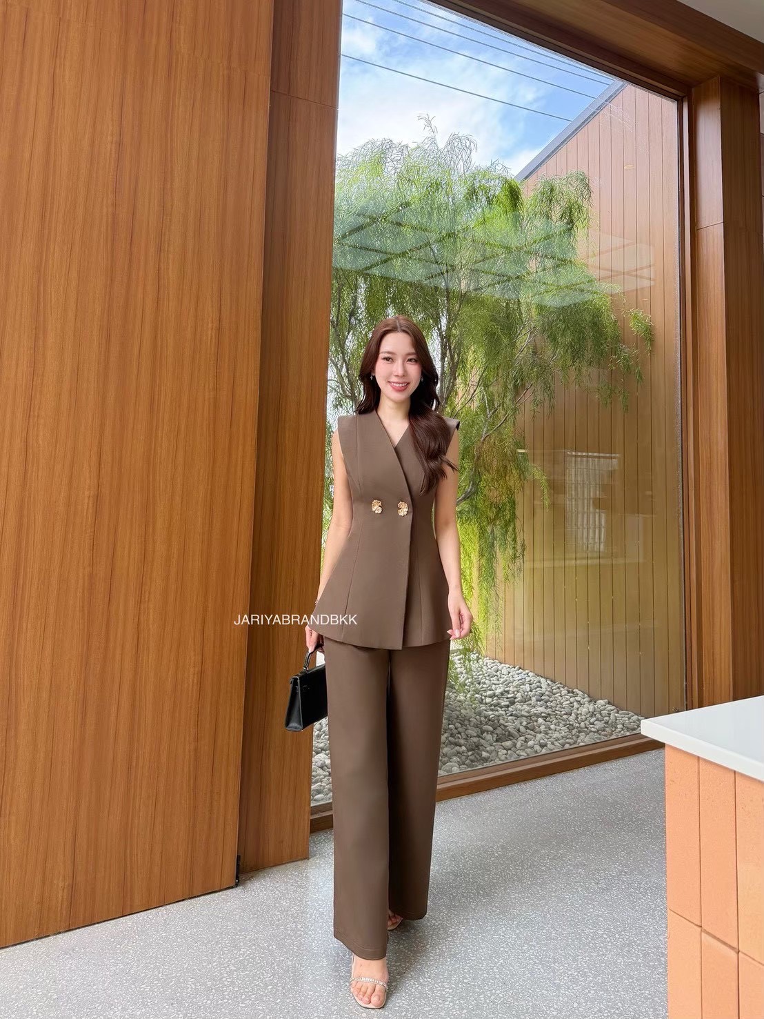 ✨ JARIYA NEW ARRIVAL ✨🗝️ 52619 🗝️ GOLDEN BUTTON RUFFLE SETBROWN